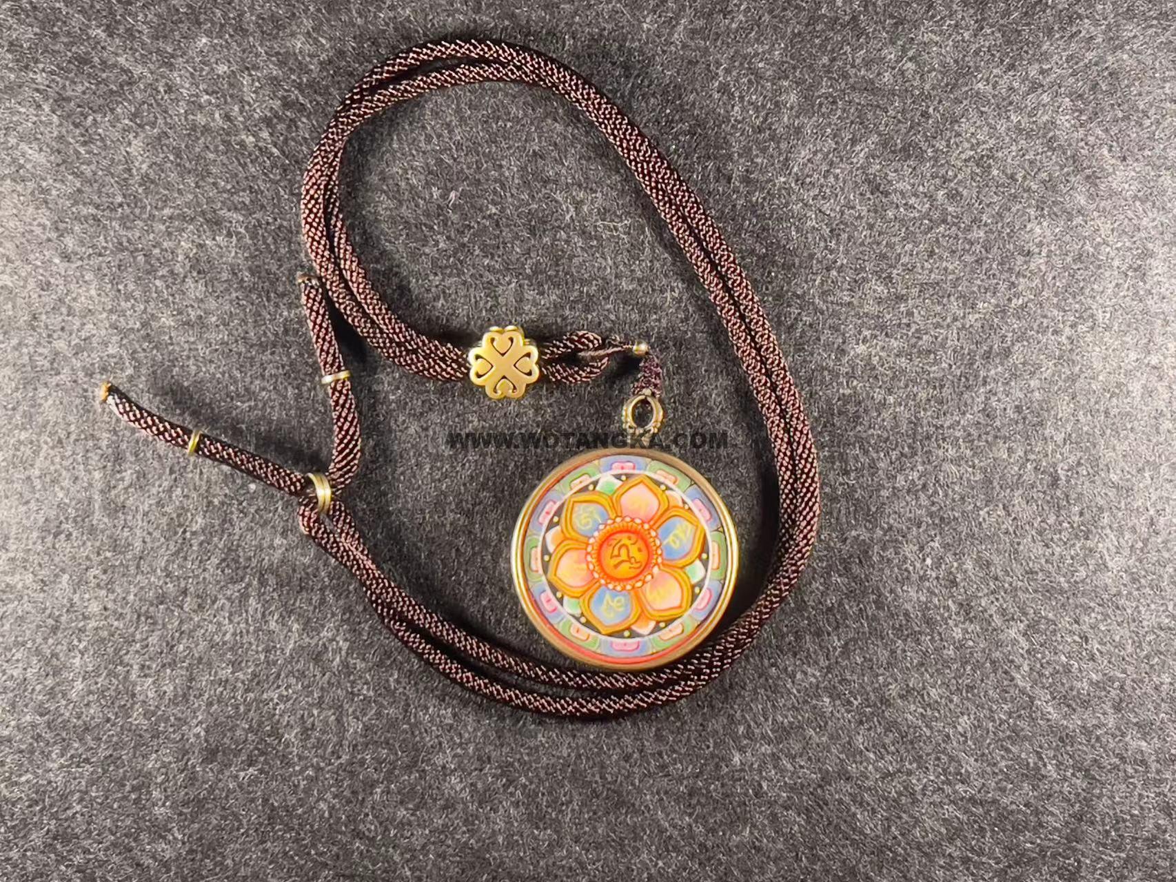 编号118-6597398：彩绘小唐卡-六字真言咒轮（圆形·直径3.5CM左右）