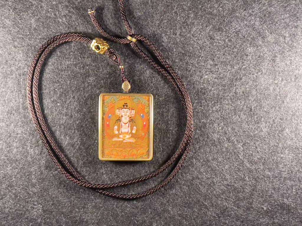 编号118-3138122：黄金小唐卡-大日如来（长方形·4.5*3.5CM左右）