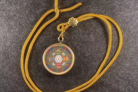 编号118-8880983：彩绘小唐卡-六字真言冥想坛城（圆形·直径3.5CM左右）