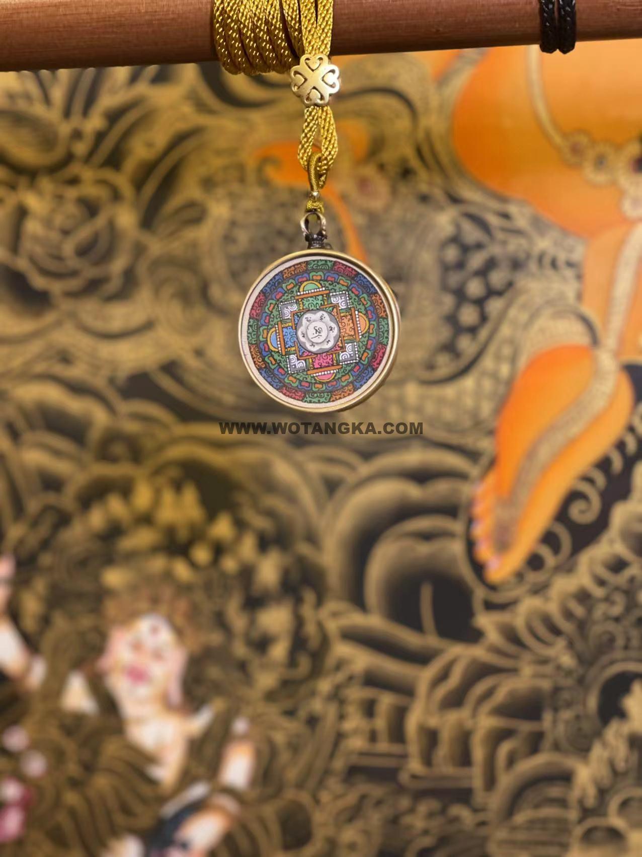 编号118-8880983：彩绘小唐卡-六字真言冥想坛城（圆形·直径3.5CM左右）