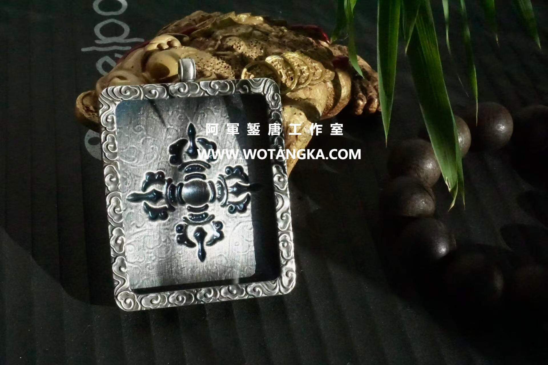 沃唐卡嘎乌盒编号Ghau1006:云纹十字金刚杵嘎乌盒