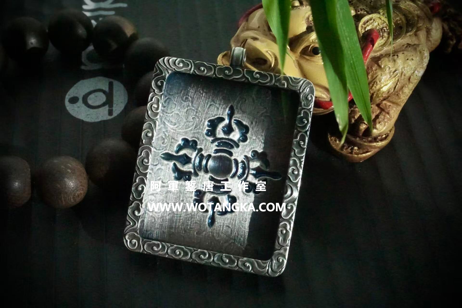 沃唐卡嘎乌盒编号Ghau1006:云纹十字金刚杵嘎乌盒