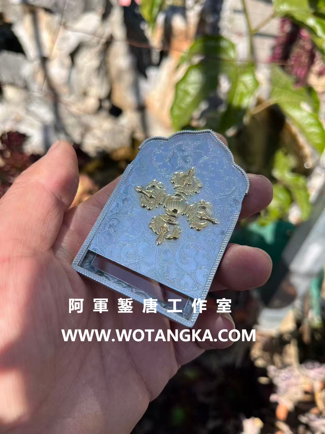沃唐卡嘎乌盒编号Ghau2933:宝顶云纹鎏金十字金刚杵嘎乌盒